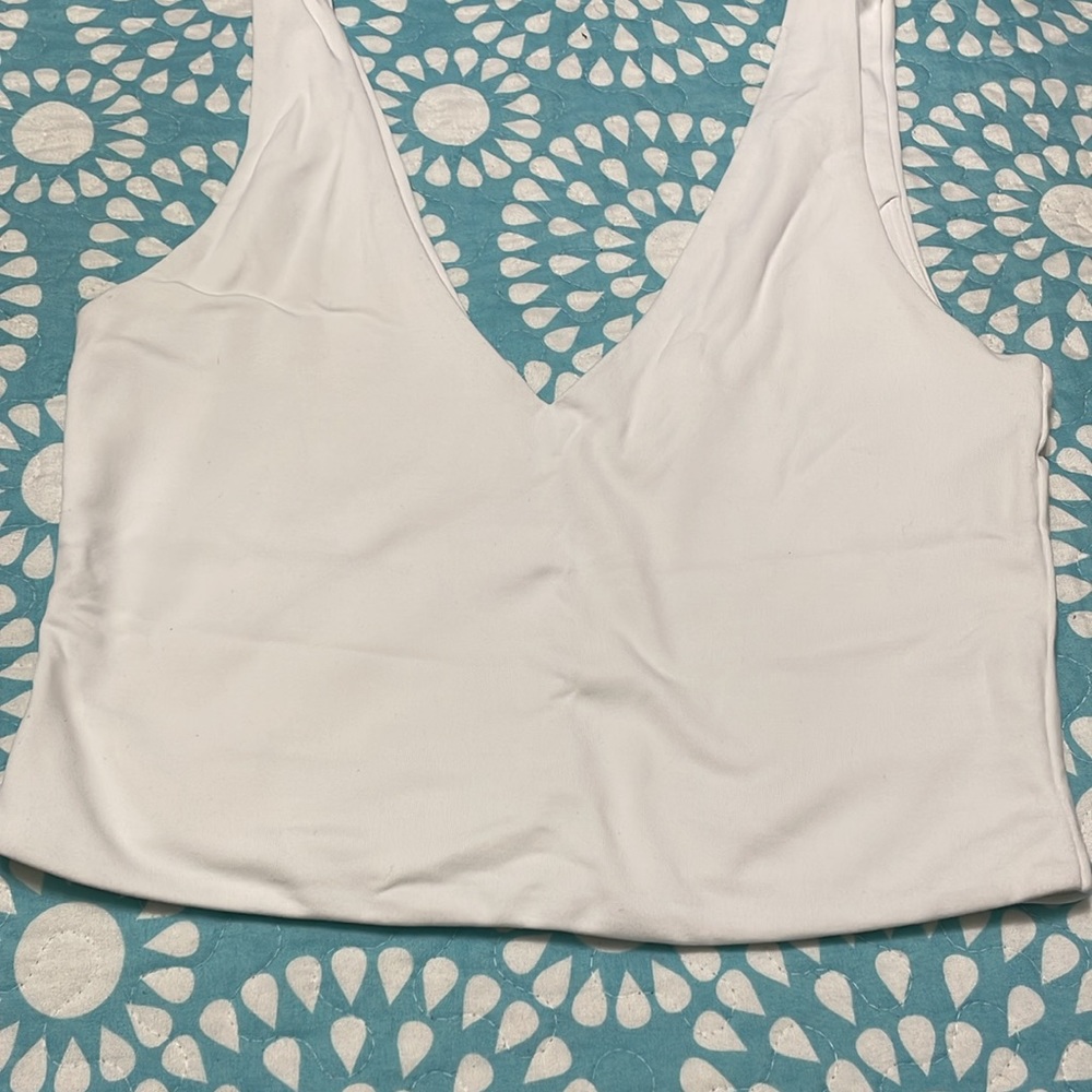 54. Babaton Contour V-Neck Tank s z M